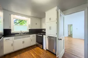 19 Armory St, Hamden, CT 06517 - Photo 7