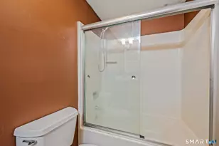 23 Charter Oak Pl, Hartford, CT 06106 - Photo 17