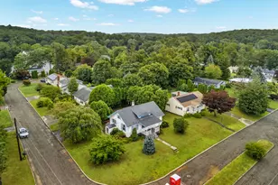 12 Wintergreen Dr, Waterford, CT 06385 - Photo 3