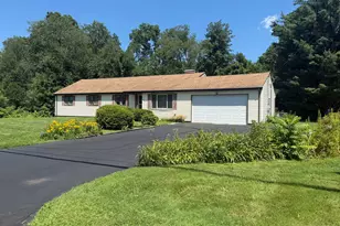 4 Sandpiper Dr, Bloomfield, CT 06002 - Photo 1