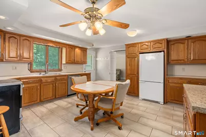 4 Sandpiper Drive, Bloomfield, CT 06002 - Photo 3