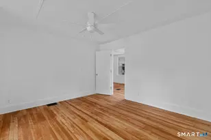 21 Green St, Trumbull, CT 06611 - Photo 15