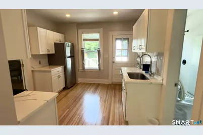 324 Villa Avenue, Fairfield, CT 06825 - Photo 17