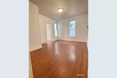 386 Gregory Street, Bridgeport, CT 06604 - Photo 5