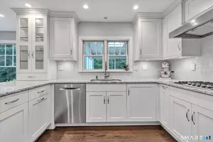 115 Fairway Dr, Stamford, CT 06903 - Photo 15
