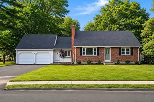 32 Simon Rd, Enfield, CT 06082 - Photo 1