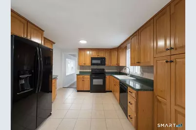 32 Simon Road, Enfield, CT 06082 - Photo 5