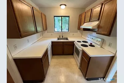 302 Heritage Village #A, Southbury, CT 06488 - Photo 7