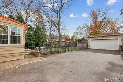 135 Elizabeth Street, Hartford, CT 06105 - Photo 37