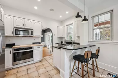 135 Elizabeth Street, Hartford, CT 06105 - Photo 9