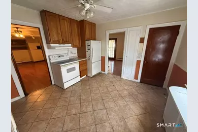76 Waverly Place, Bridgeport, CT 06610 - Photo 7