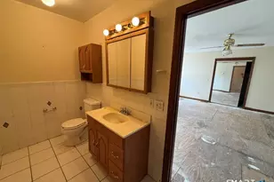 76 Waverly Pl, Bridgeport, CT 06610 - Photo 21