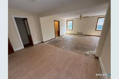 76 Waverly Place, Bridgeport, CT 06610 - Photo 13