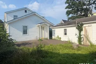 76 Waverly Pl, Bridgeport, CT 06610 - Photo 3