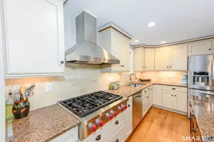 47 Jefferson Dr, Guilford, CT 06437 - Photo 9