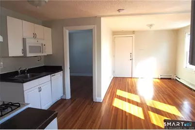 81 Longfellow Avenue #2nd flr, Fairfield, CT 06825 - Photo 5