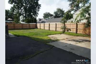 81 Longfellow Avenue #2nd flr, Fairfield, CT 06825 - Photo 13