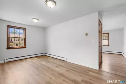 35 Glenwood Street, Manchester, CT 06040 - Photo 11