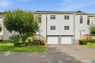 27 Sun Ridge Ln, Cromwell, CT 06416 - Photo 1