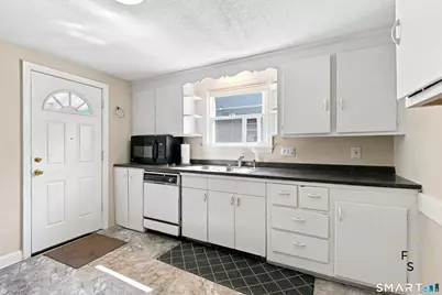144 Wilson Street, Hartford, CT 06106 - Photo 9