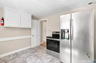 144 Wilson St, Hartford, CT 06106 - Photo 11