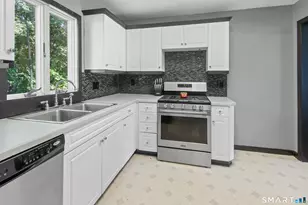 23 Dogwood Dr, Shelton, CT 06484 - Photo 7