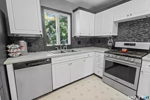 23 Dogwood Dr, Shelton, CT 06484 - Photo 5