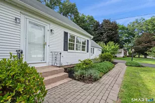 37 Pilgrim Dr, Windsor, CT 06095 - Photo 3