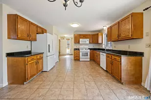 27 Randolph St, Wallingford, CT 06492 - Photo 7