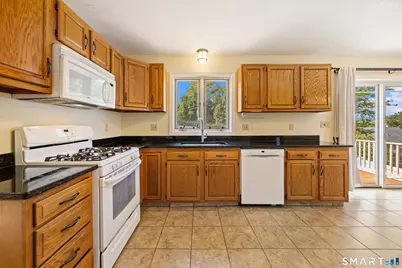 27 Randolph Street, Wallingford, CT 06492 - Photo 5