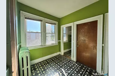 102 Rowe Avenue, Hartford, CT 06106 - Photo 9