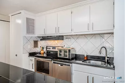1 Gold Street #3D, Hartford, CT 06103 - Photo 3