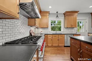 594 Stratfield Rd, Fairfield, CT 06825 - Photo 11