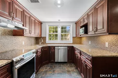 282 Tunxis Road, West Hartford, CT 06107 - Photo 5