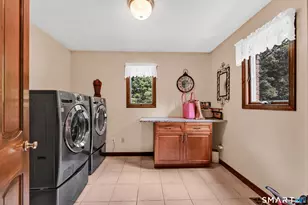 555 Davis St, Watertown, CT 06779 - Photo 15