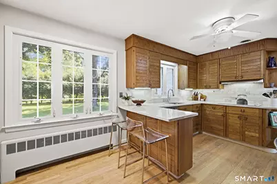 36 Miamis Road, West Hartford, CT 06117 - Photo 11