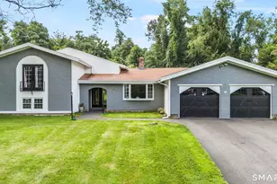 30 Rolling Hills Dr, Meriden, CT 06451 - Photo 1
