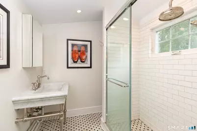 110 Foxcroft Road, West Hartford, CT 06119 - Photo 21