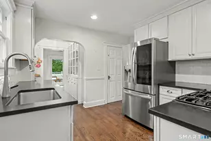 60 Middlesex Rd, Darien, CT 06820 - Photo 9