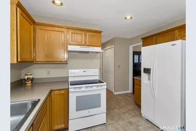 31 Broadleaf Circle, Suffield, CT 06093 - Photo 7