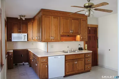 111 Bond Street, Hartford, CT 06114 - Photo 5