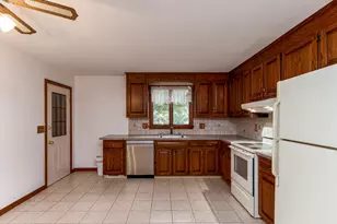 115 Brandegee Ln, Berlin, CT 06037 - Photo 7