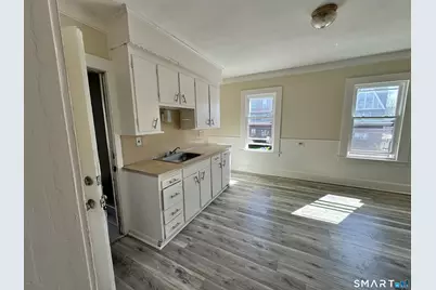 15-17 Beacon Street #2nd floor, Hartford, CT 06105 - Photo 9