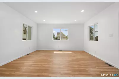 810 Brewster Street, Bridgeport, CT 06605 - Photo 9