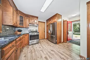 31 Louise Ave, Wolcott, CT 06716 - Photo 5