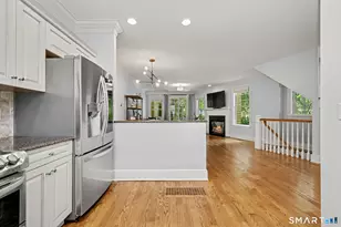 32 Reynolds Pl, Greenwich, CT 06830 - Photo 11