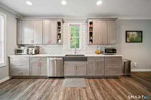 25 Independence Cir, Southbury, CT 06488 - Photo 13