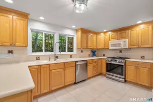 45 Edwards Rd, Bethany, CT 06524 - Photo 13