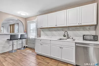 17 Reynolds Avenue, Stamford, CT 06905 - Photo 23