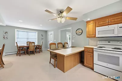 28 Tennyson Road, East Hampton, CT 06424 - Photo 9